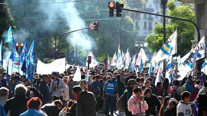 Masiva concentración frente a Tribunales: "Democracia o mafia judicial"