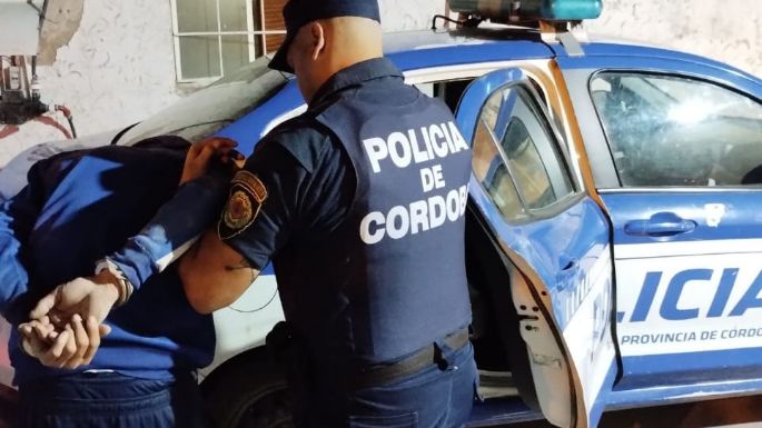 Una mujer que hacía de "campana" en un intento de robo tenía pedido de captura