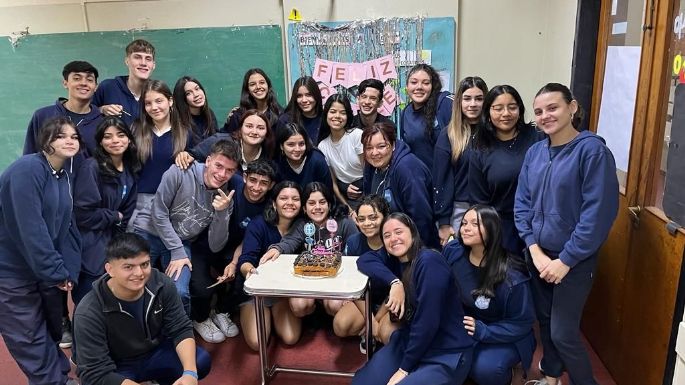 Una estudiante cordobesa recibió un conmovedor regalo de sus compañeros