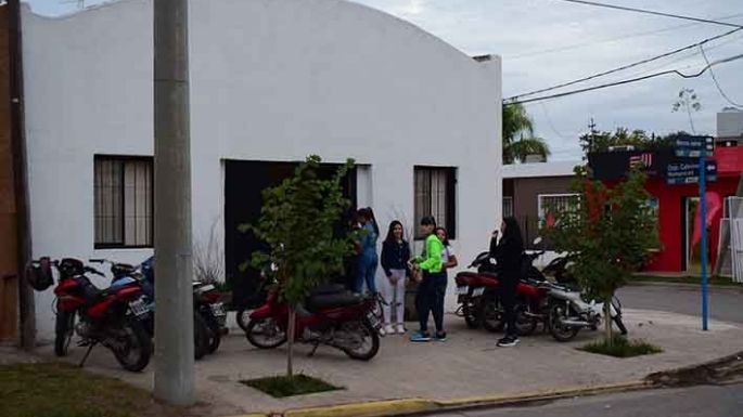 Abordan a las adicciones