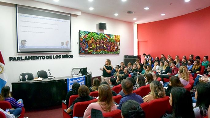 Inició el ciclo de charlas sobre autismo