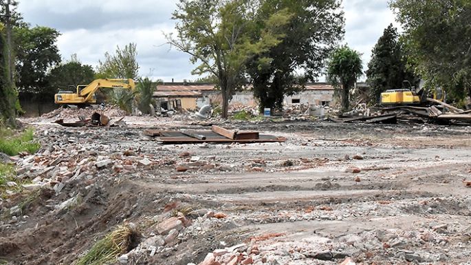 Derrumbaron casi la totalidad de la ex-Defensa Agrícola