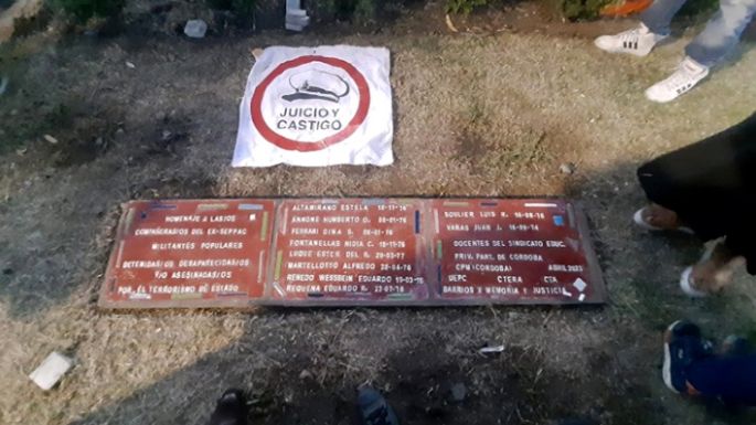 Hay baldosas de memoria villamariense en Córdoba