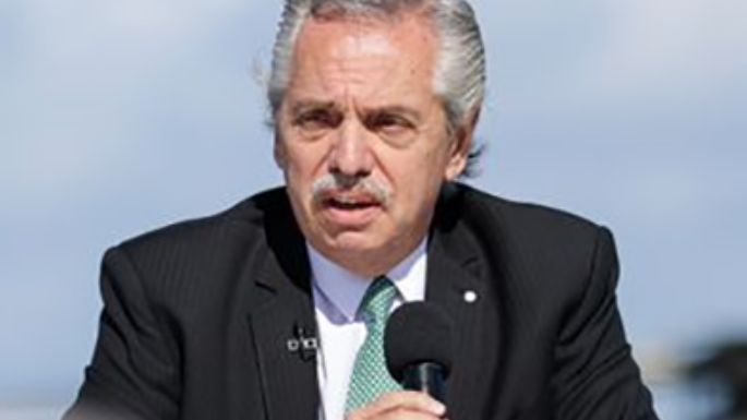 Fernández criticó la “grieta odiosa que nos divide, separa y posterga”