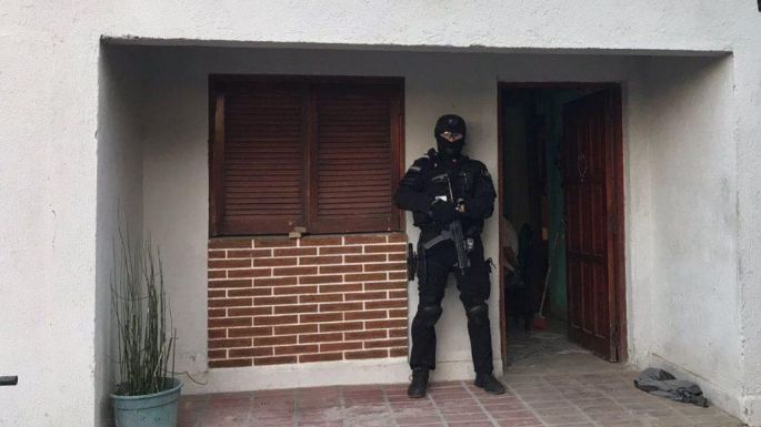 Desbarataron dos puntos de venta de drogas en la misma cuadra