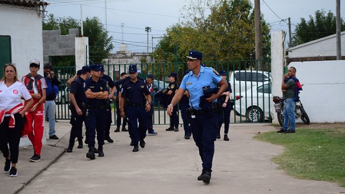 Amenazas y vacío en las tribunas