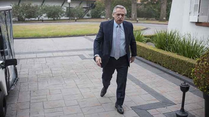 Fernández dio un paso al costado