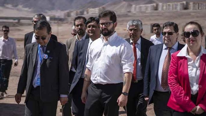 Boric llama al diálogo amplio para la nueva política del litio