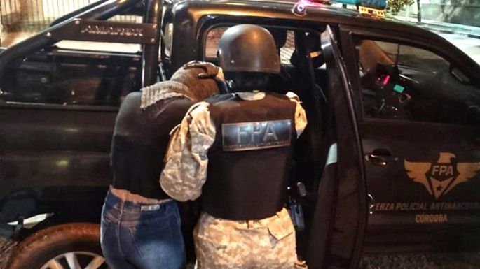 Operativo antinarcóticos en una vivienda en barrio Roque Sáenz Peña