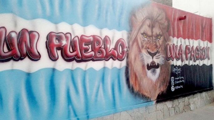 Flamante mural tricolor