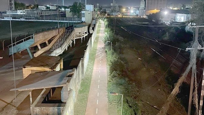Iluminaron cuatro cuadras a orillas  de las vías, zona de reclamo creciente