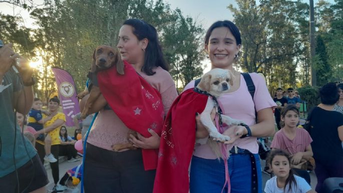 Familias disfrutan de “Un maravilloso día de perros” en el parque