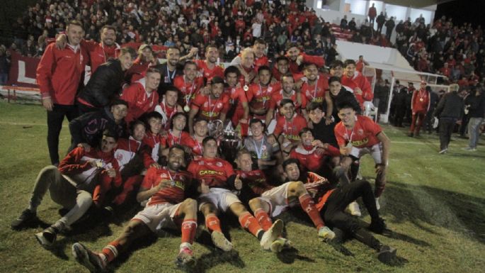 Alumni no pudo convertir y el campeón fue Lambert