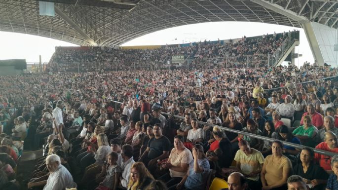 Una multitud llegó al Anfiteatro por la Vigilia de Semana Santa
