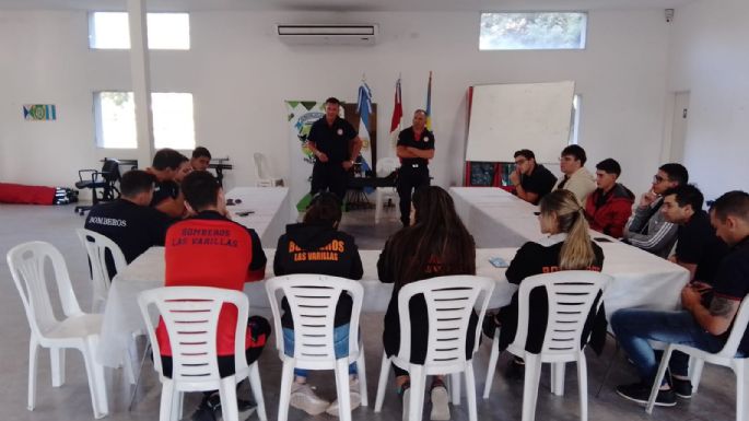 Bomberos se siguen capacitando