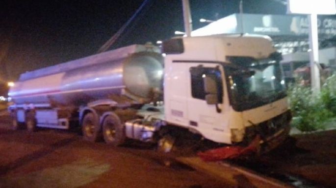 Falleció un automovilista al chocar de frente contra un camión