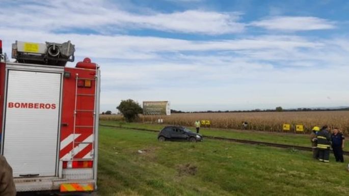Una mujer perdió el control de su auto y terminó en la banquina