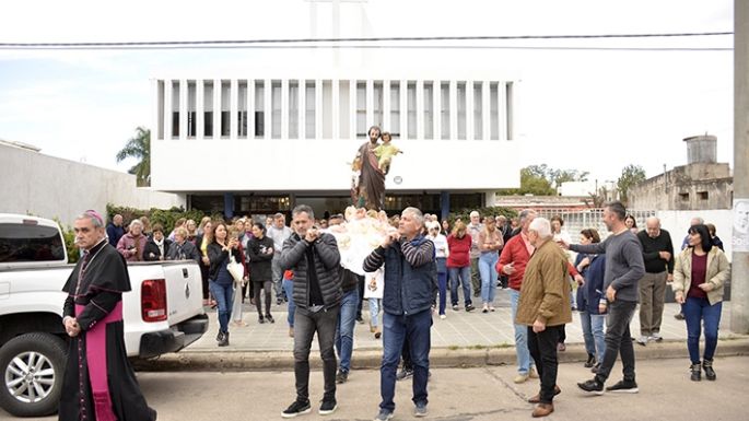 Lucchese y el obispo encabezaron la tradicional misa y procesión