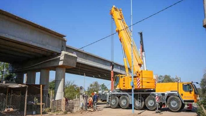 Uno de los puentes tiene un 55% de  avance e inician la traza de la ruta
