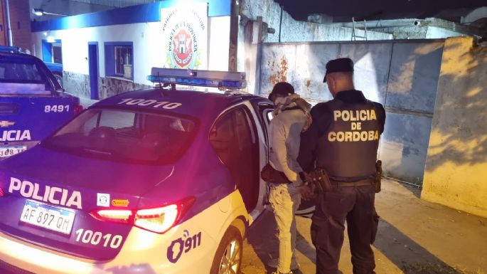 Detenido tras robar elementos del baúl de un auto