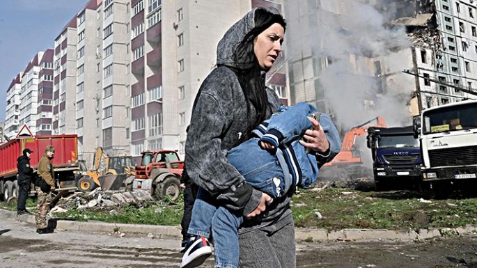 La vida de 6,8 millones de refugiados ucranianos sigue siendo incierta