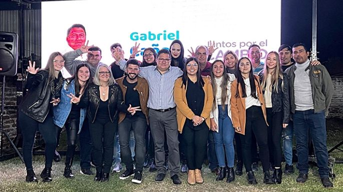 Cañas presentó su equipo