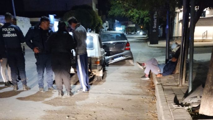 [Video] Indignación: le chocaron el auto estacionado a la madrugada