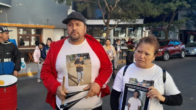 Movilización frente a Tribunales pidiendo justicia por Laureano Guerra