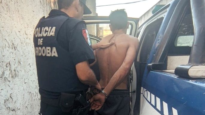 Quiso robar un portón de hierro en una carretilla: fue detenido