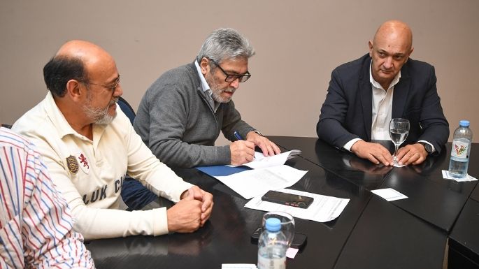 La Provincia acordó aumentos salariales con el SEP, el Sindicato de Músicos y la Unión Ferroviaria