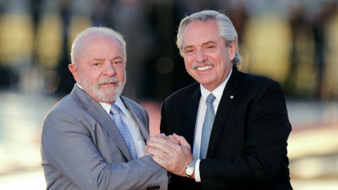 "Vamos a ayudar a sacar el cuchillo del cuello de la Argentina"