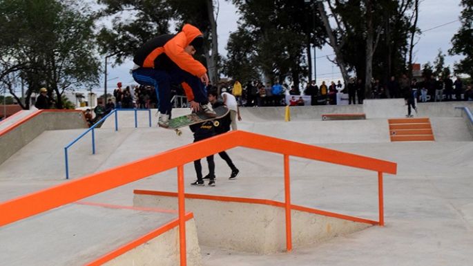El Skate Park quedó inaugurado  en el Parque y jóvenes lo colmaron