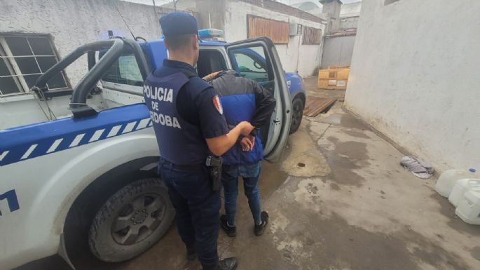 Dos detenidos por intentar robarle con una réplica de arma a un adolescente