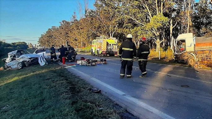Un joven falleció y tres personas resultaron heridas tras un choque