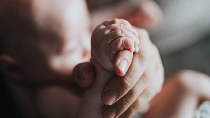 Aumentarán a $200.000 el pago del cuarto mes de licencia por maternidad