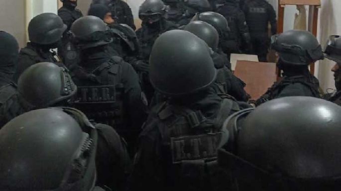Cien policías allanaron la cárcel de San Francisco