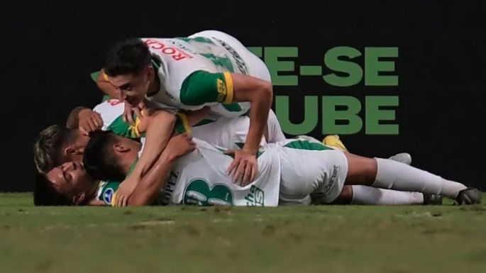 Defensa y Justicia ganó y logró un récord argentino en Brasil