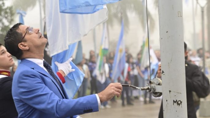 El desfile se suspendió, pero esta mañana se realizó el acto protocolar en Villa Nueva