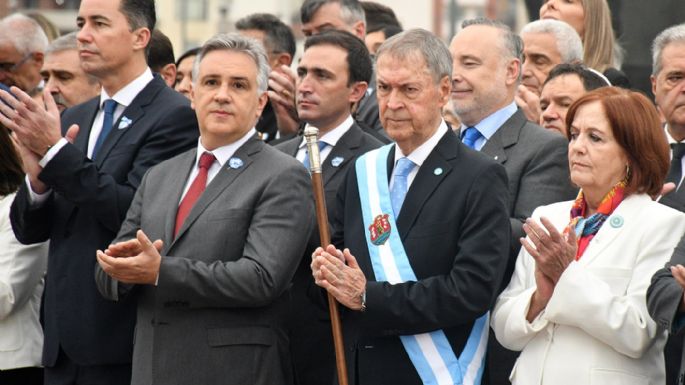 Schiaretti encabezó los actos conmemorativos a la Revolución de Mayo