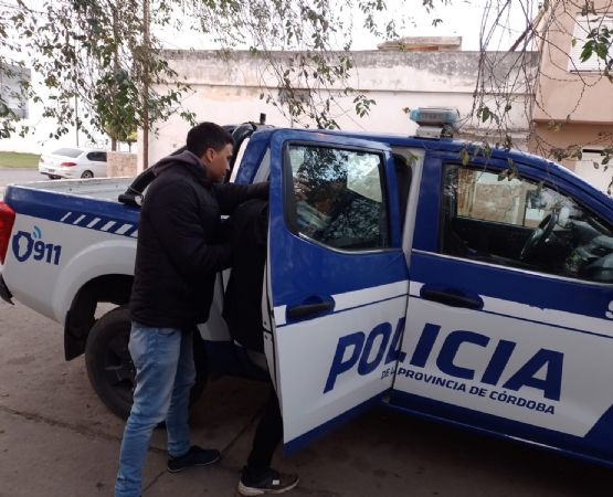 Allanamientos con tres arrestos por dos asaltos a mano armada