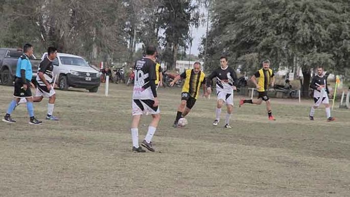 El Amistad suspende  la fecha por duelo