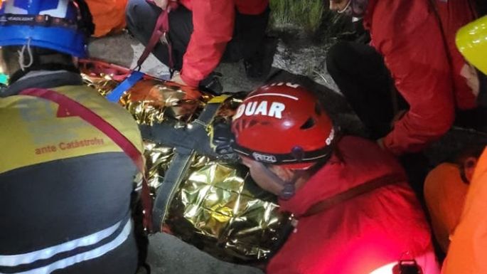 Grupos especiales rescataron a un hombre que había sufrido una caída en el cerro Champaquí