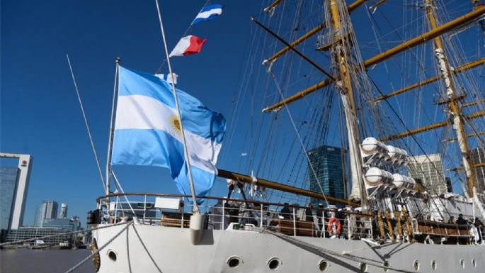 Zarpó la Fragata Libertad en su viaje 51