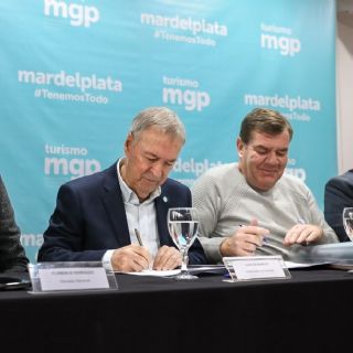 Schiaretti firmó un convenio de colaboración turística con Mar del Plata