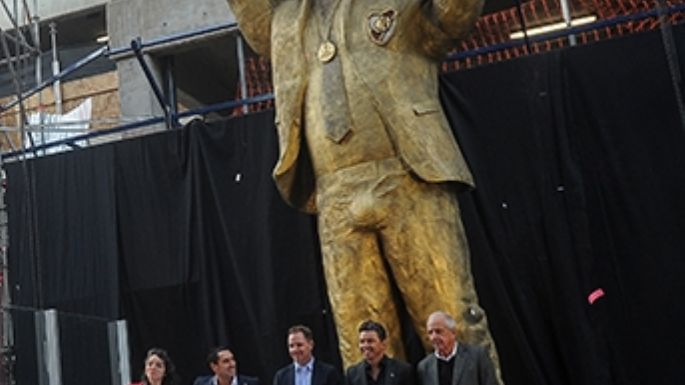 Homenaje y un pedido de reforma del fútbol argentino