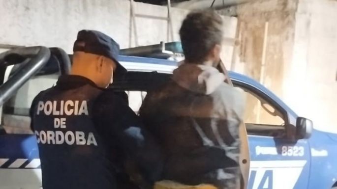 Le robaron la cartera y un bolso a una mujer