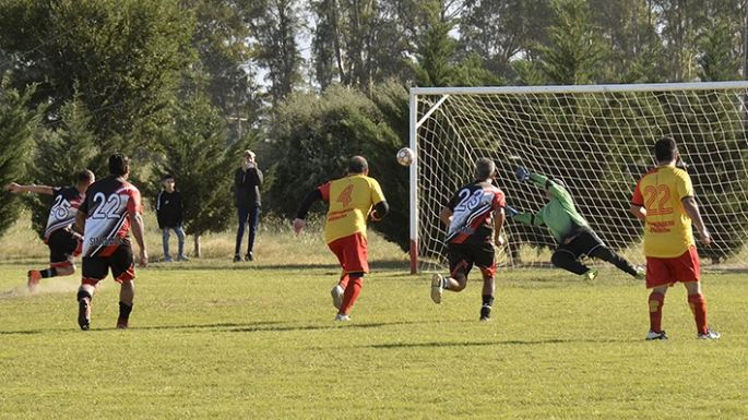 Una Maxi goleada para ser puntero