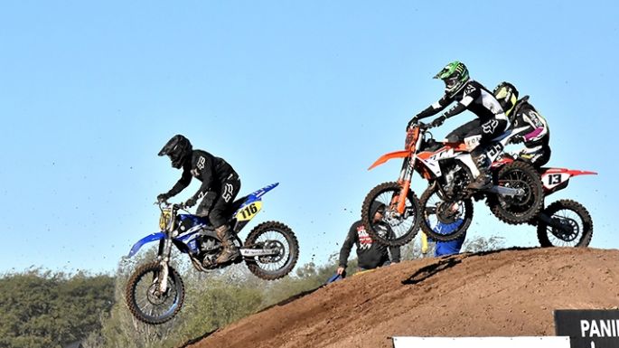 Nueve podios locales en Villa Nueva