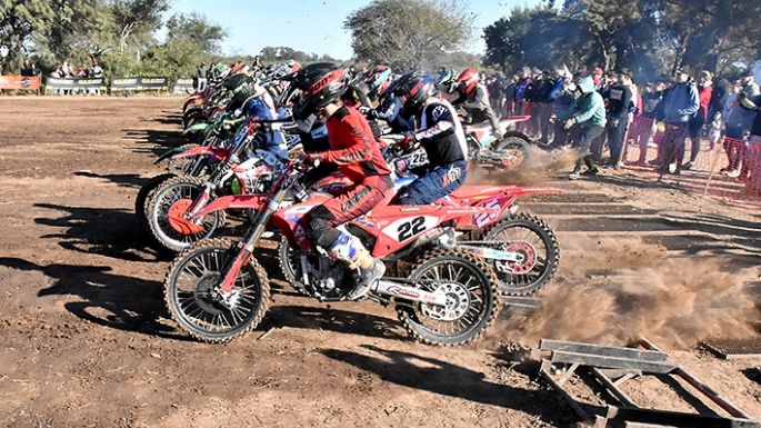 Nueve podios locales en Villa Nueva