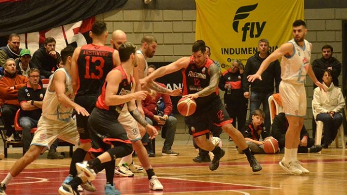 Zárate pegó primero, a puro triple